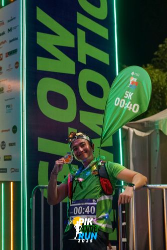 Race photo from PIK NITE RUN 2025