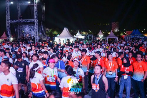Race photo from PIK NITE RUN 2025