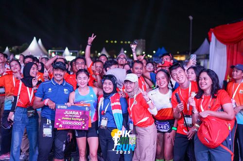 Race photo from PIK NITE RUN 2025