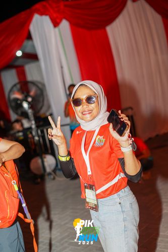 Race photo from PIK NITE RUN 2025