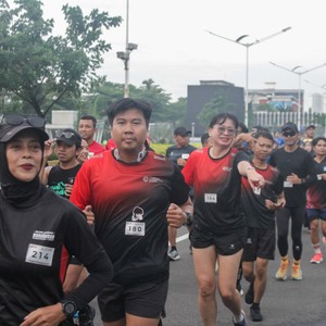 Race photo from FIRST SUNDAY RUN