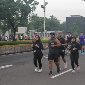 Race photo from FIRST SUNDAY RUN