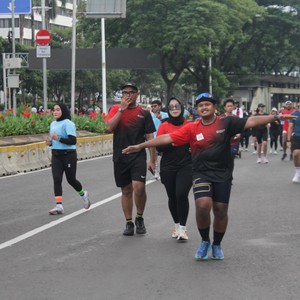 Race photo from FIRST SUNDAY RUN