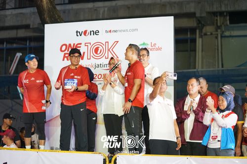Race photo from ONE RUN 10 K