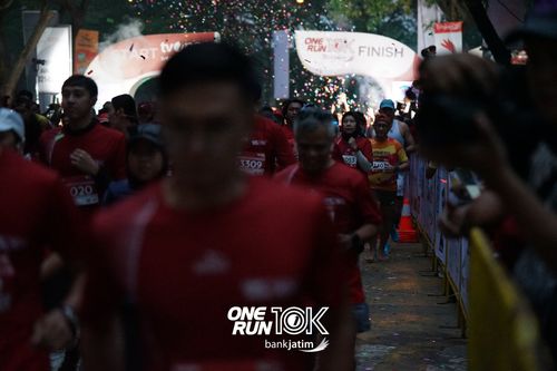 Race photo from ONE RUN 10 K