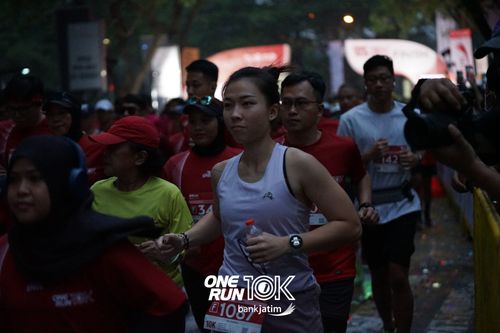 Race photo from ONE RUN 10 K