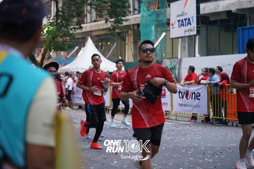 Race photo from ONE RUN 10 K