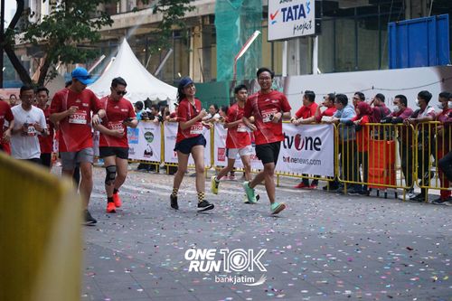 Race photo from ONE RUN 10 K