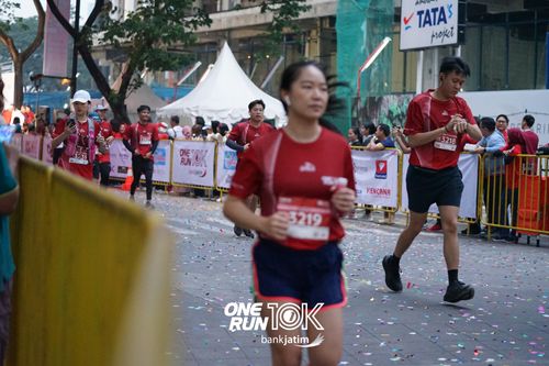 Race photo from ONE RUN 10 K