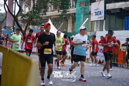 Race photo from ONE RUN 10 K