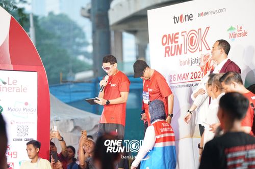 Race photo from ONE RUN 10 K