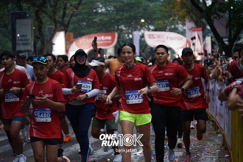Race photo from ONE RUN 10 K