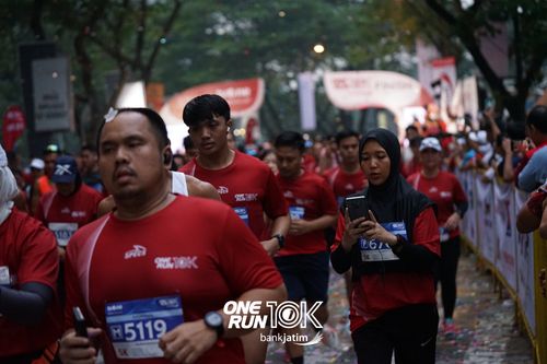 Race photo from ONE RUN 10 K