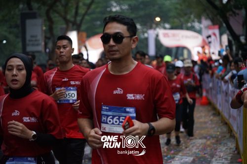 Race photo from ONE RUN 10 K