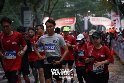 Race photo from ONE RUN 10 K