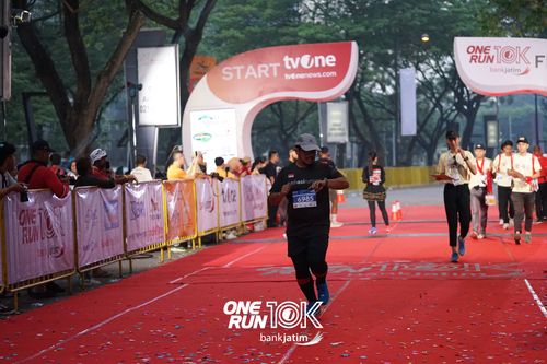 Race photo from ONE RUN 10 K