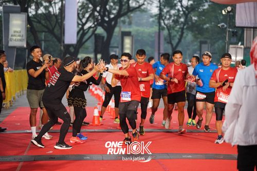 Race photo from ONE RUN 10 K