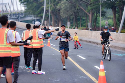Race photo from NOTARACE 2025