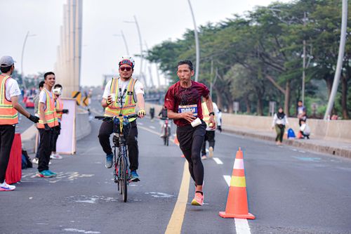 Race photo from NOTARACE 2025