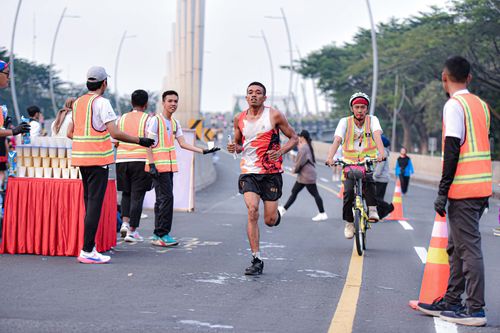 Race photo from NOTARACE 2025