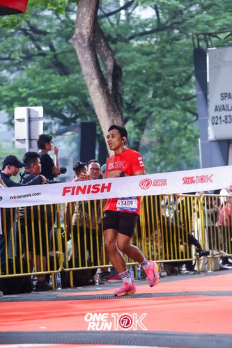 Race photo from ONE RUN 10K 2025