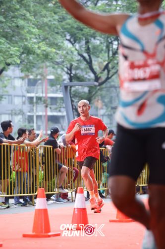 Race photo from ONE RUN 10K 2025