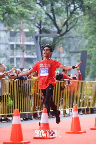 Race photo from ONE RUN 10K 2025