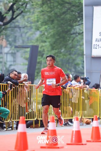 Race photo from ONE RUN 10K 2025