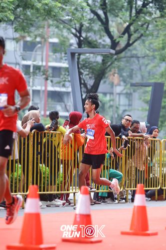 Race photo from ONE RUN 10K 2025