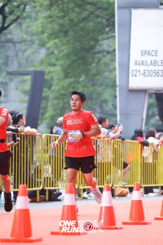 Race photo from ONE RUN 10K 2025