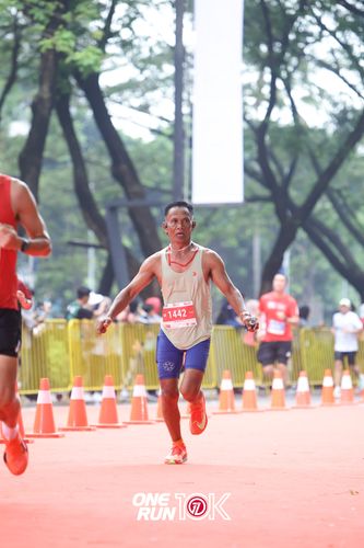 Race photo from ONE RUN 10K 2025