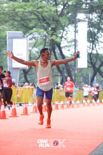 Race photo from ONE RUN 10K 2025