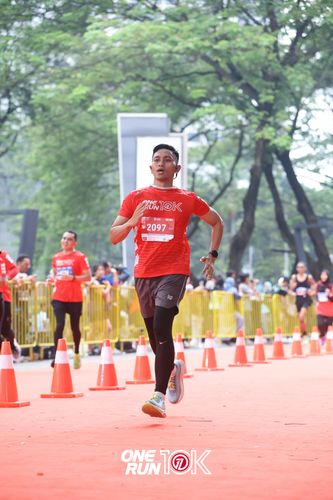 Race photo from ONE RUN 10K 2025