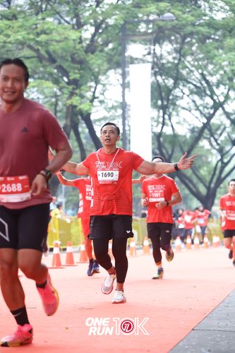 Race photo from ONE RUN 10K 2025