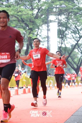 Race photo from ONE RUN 10K 2025