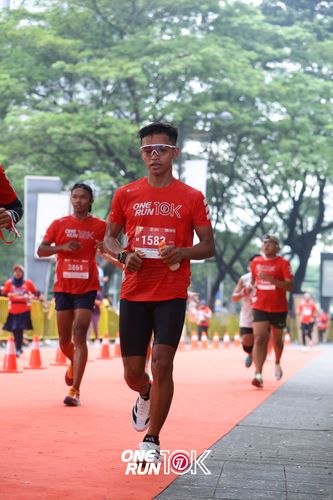 Race photo from ONE RUN 10K 2025