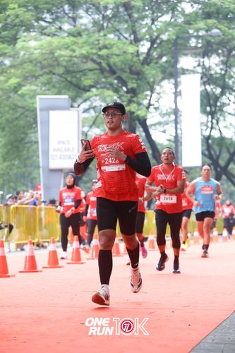 Race photo from ONE RUN 10K 2025