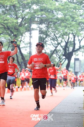Race photo from ONE RUN 10K 2025