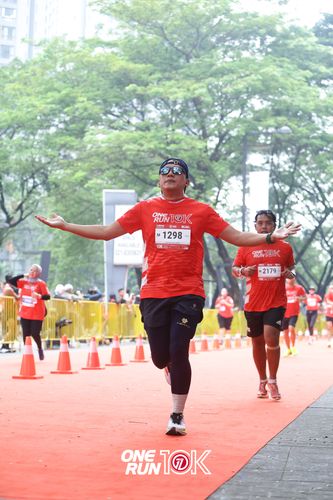 Race photo from ONE RUN 10K 2025