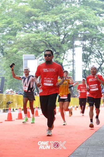 Race photo from ONE RUN 10K 2025