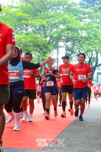 Race photo from ONE RUN 10K 2025