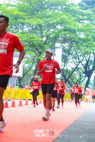 Race photo from ONE RUN 10K 2025