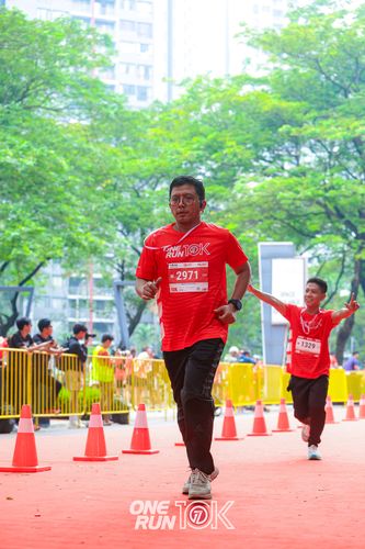 Race photo from ONE RUN 10K 2025