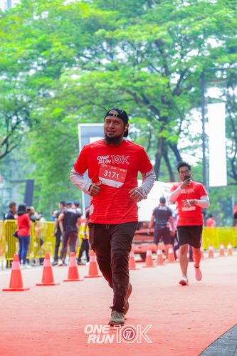 Race photo from ONE RUN 10K 2025
