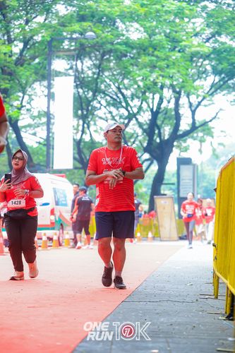 Race photo from ONE RUN 10K 2025