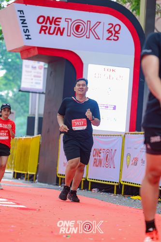Race photo from ONE RUN 10K 2025