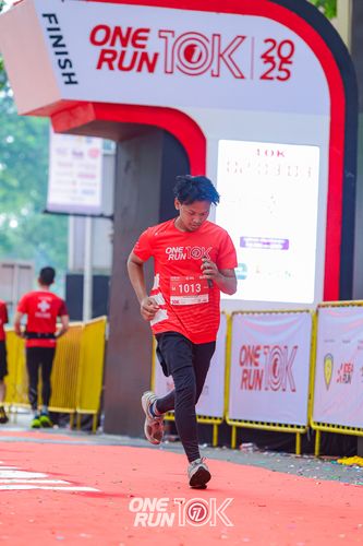 Race photo from ONE RUN 10K 2025