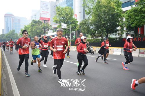 Race photo from ONE RUN 10 K