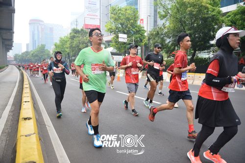 Race photo from ONE RUN 10 K