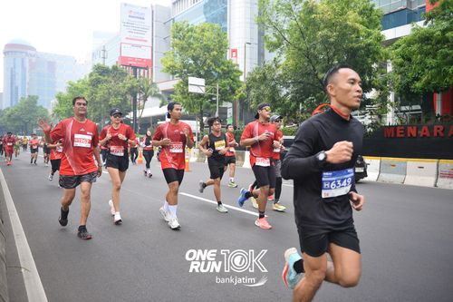 Race photo from ONE RUN 10 K